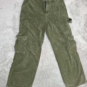 Universal Thread Women's Olive Green Corduroy Cargo Pants